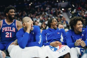 关键时刻体能课后，费城76人篮板制胜备战足总杯，管理层满意，训练强度明显提升的简单介绍